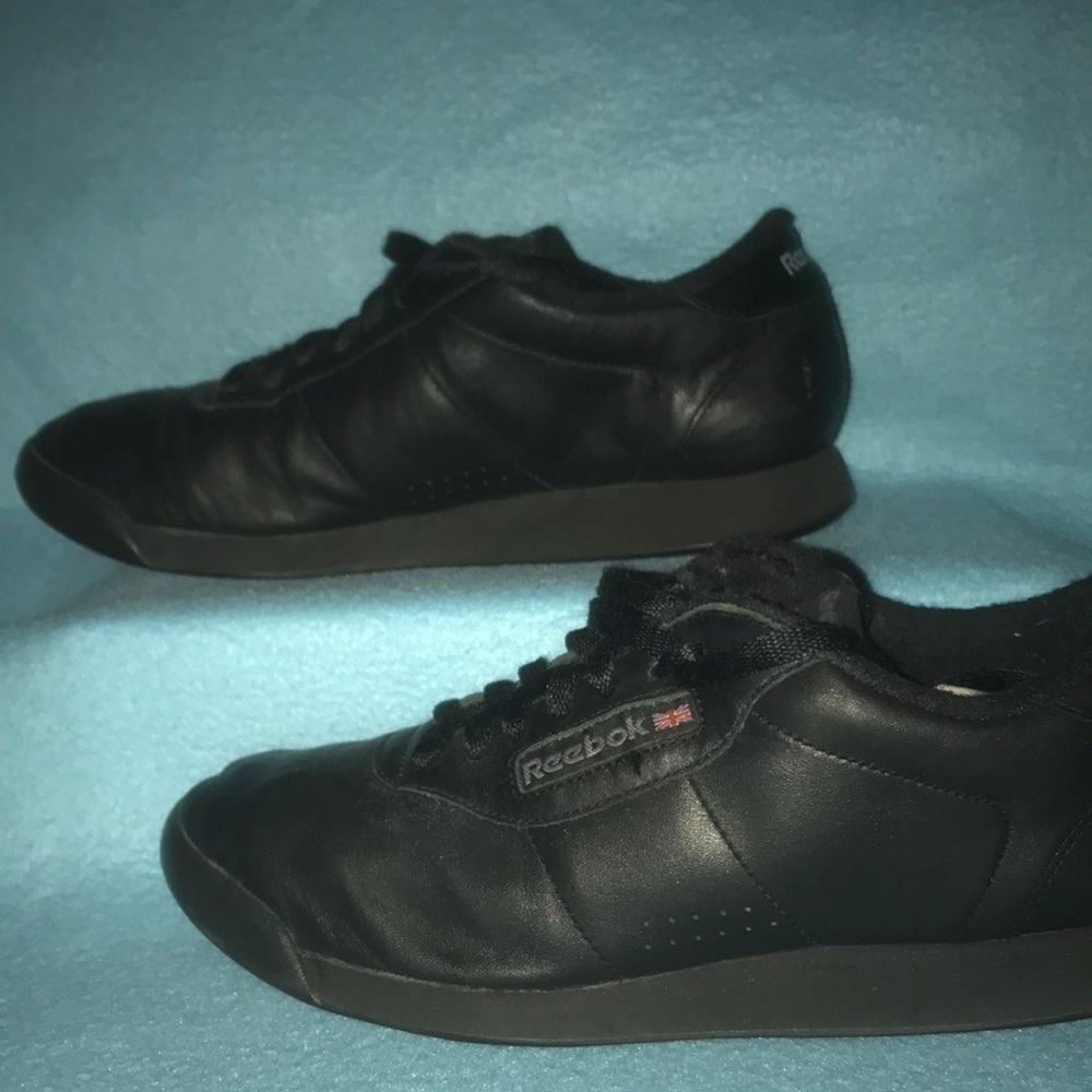REEBOK Classic black leather size 9 1/2 narrow